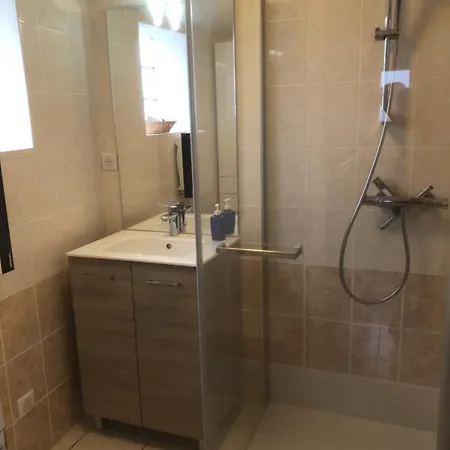 Maison Avec Grande Terrasse A 100m De La Σπίτι διακοπών *