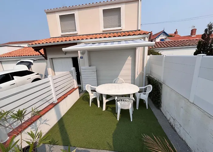 Maison Avec Grande Terrasse à 100m De La