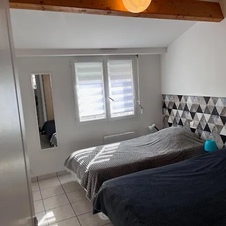 Maison Avec Grande Terrasse A 100m De La Prázdninový dům *