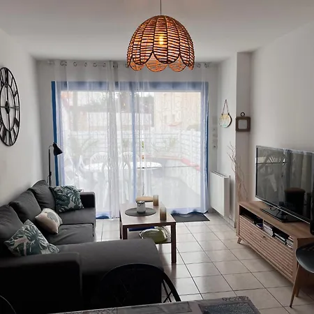 Maison Avec Grande Terrasse A 100m De La Holiday home *