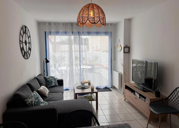 Maison Avec Grande Terrasse A 100m De La 펜션 *